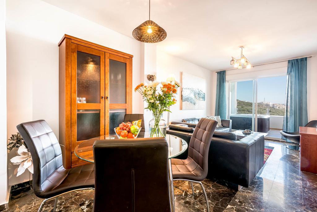 Carvajal Luxury Apartments - Free Parking Fuengirola Buitenkant foto